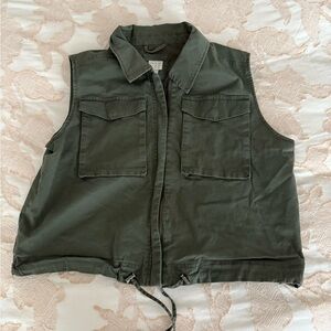 Cropped Green Sleeveless Utility Vest